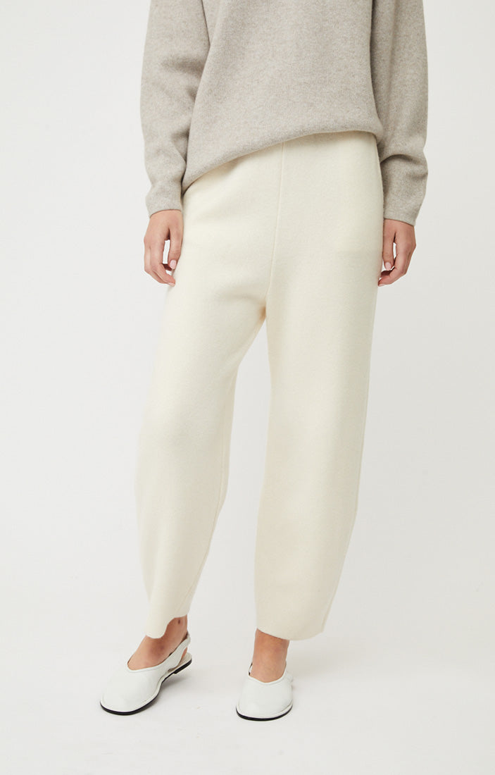 Axeli Cashmere Trousers in Feather – OYUNA