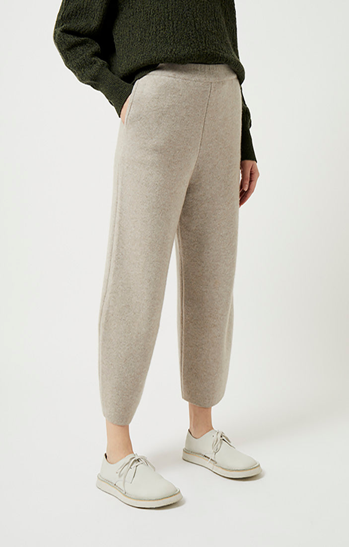 Axeli Cashmere Trousers in Feather – OYUNA