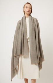 Saan Cashmere Travel Throw in Soft Grey & Taupe