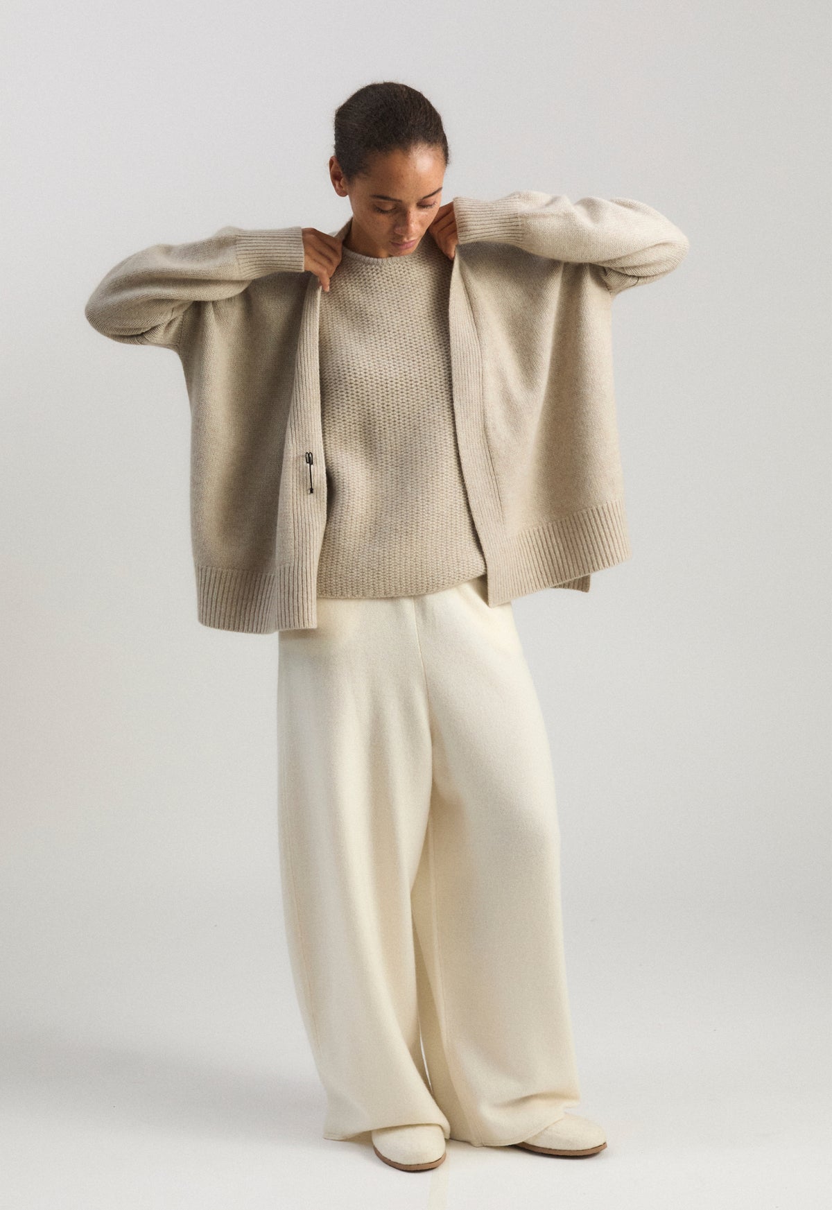 Aire Cardigan in Feather