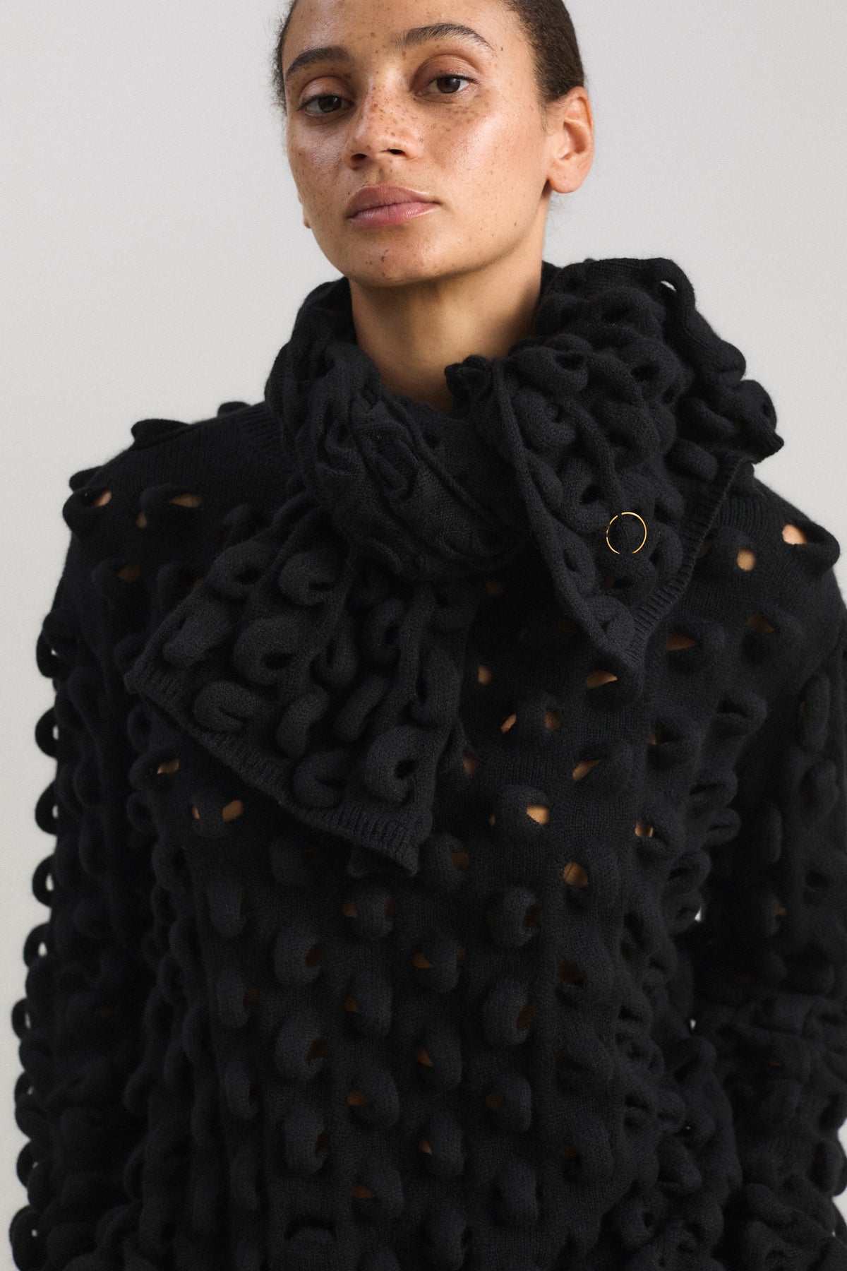 Nodo Neckwarmer in Black
