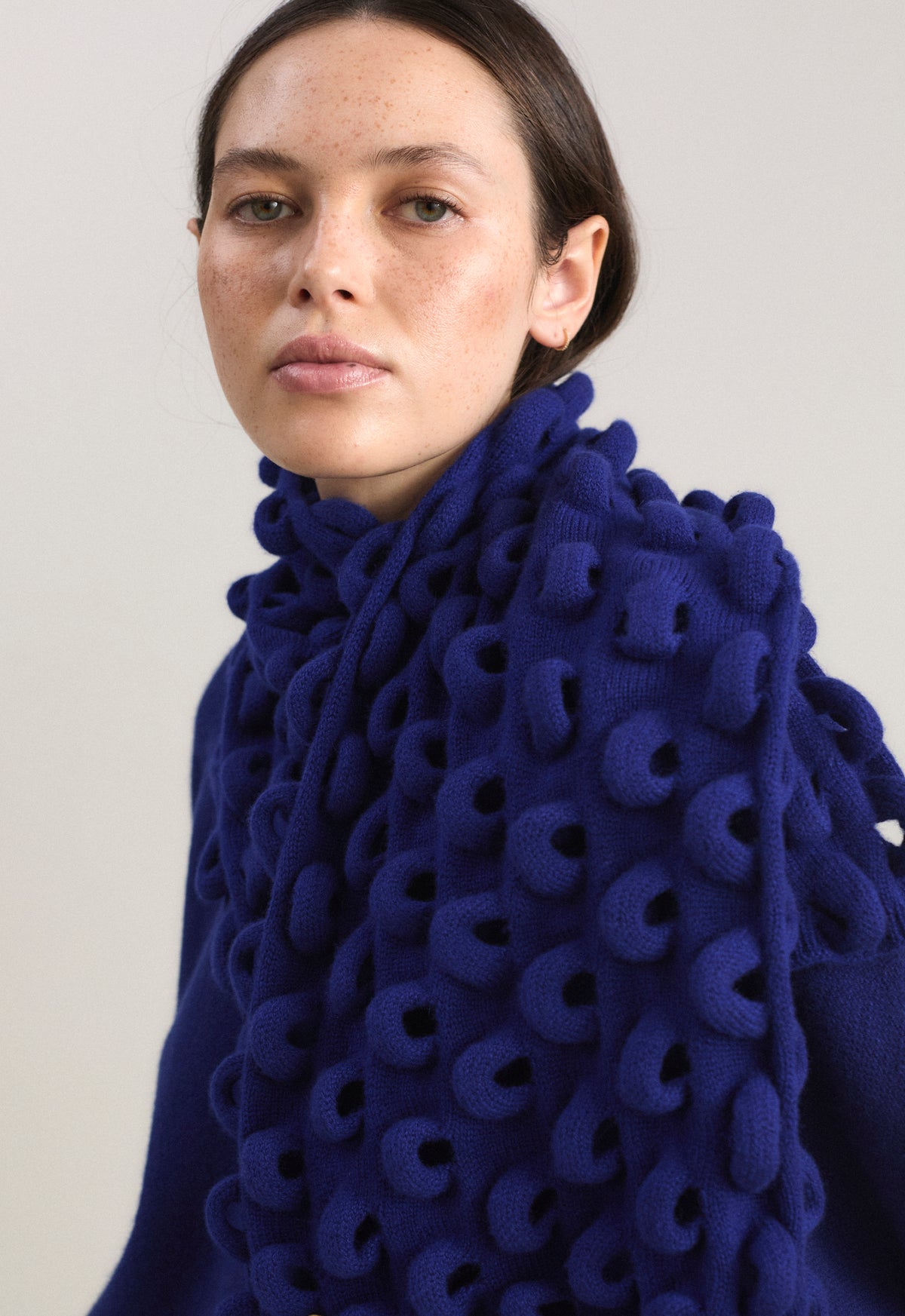 Nodo Neckwarmer in Ink