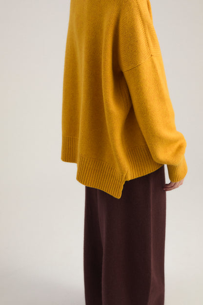 Aire Cardigan in Amber