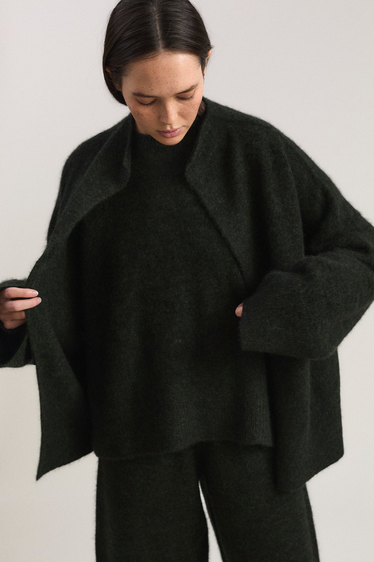 Sona Cardigan in Pine & Jet