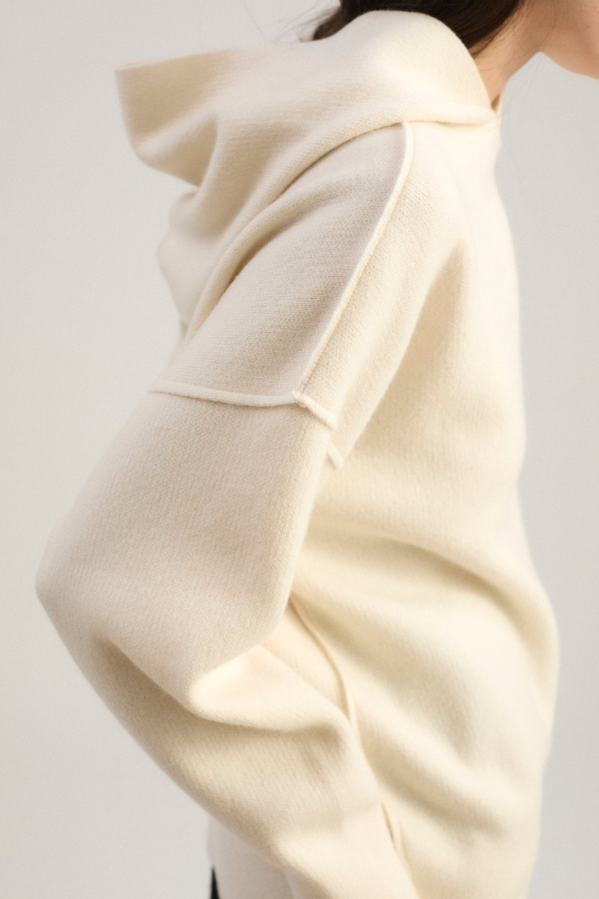 Seku Hoodie in Feather
