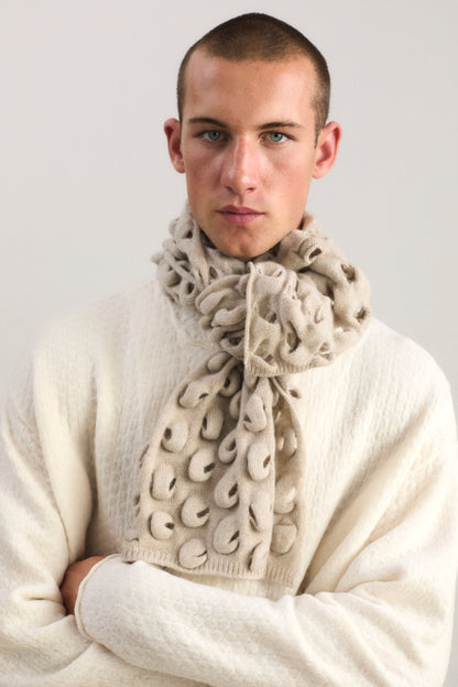 Nodo Neckwarmer in Feather