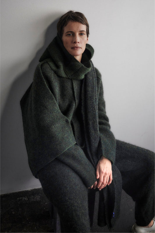 Loyo Jacket in Jet & Pine