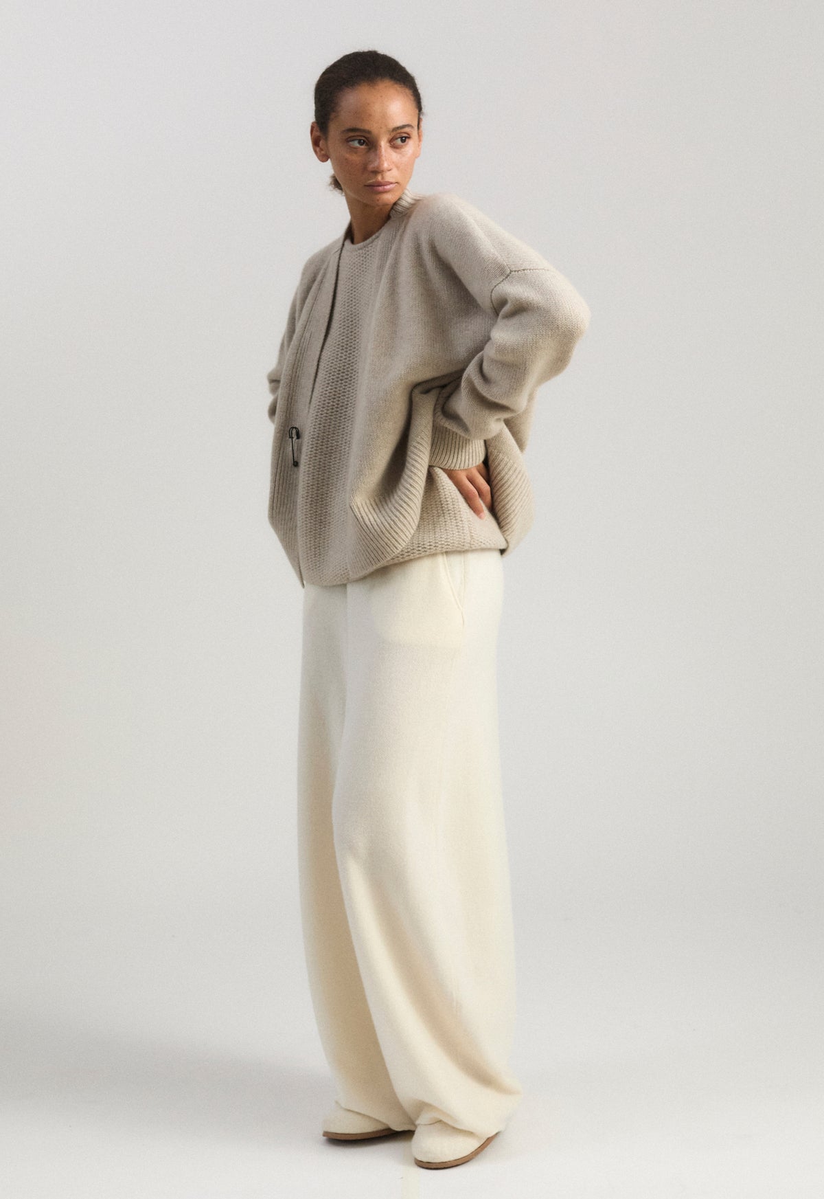 Aire Cardigan in Feather