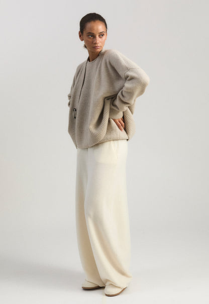 Aire Cardigan in Feather