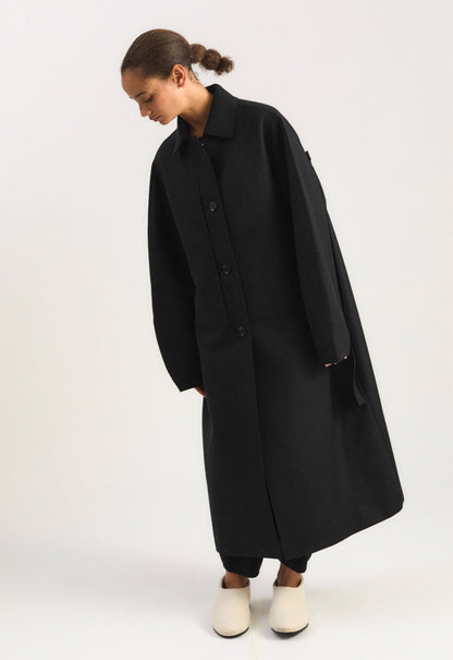 Shield Coat in Black