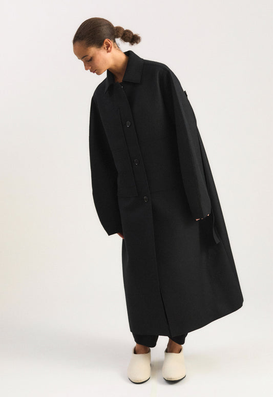 Shield Coat in Black