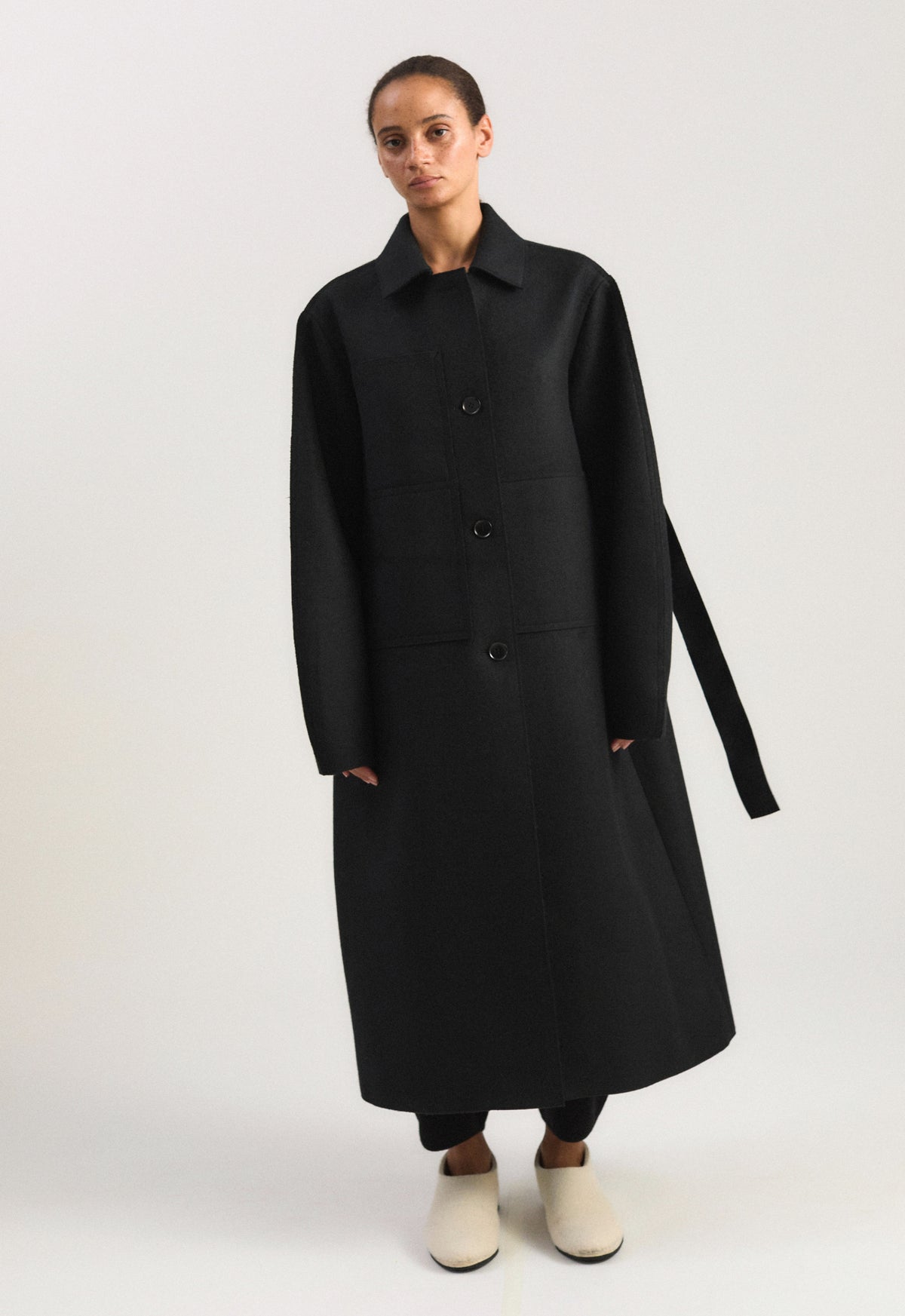 Shield Coat in Black