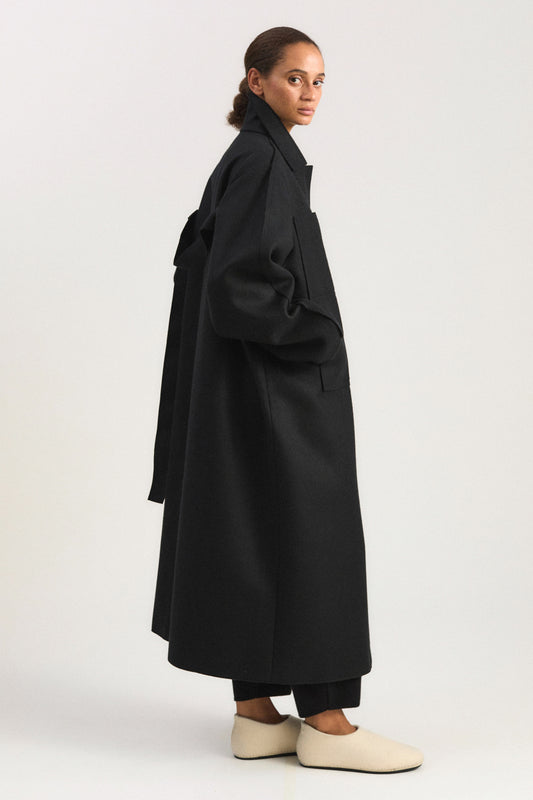 Shield Coat in Black