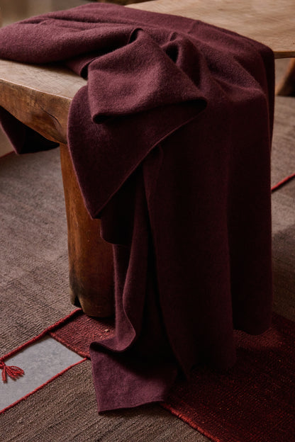Silence Throw in Carob