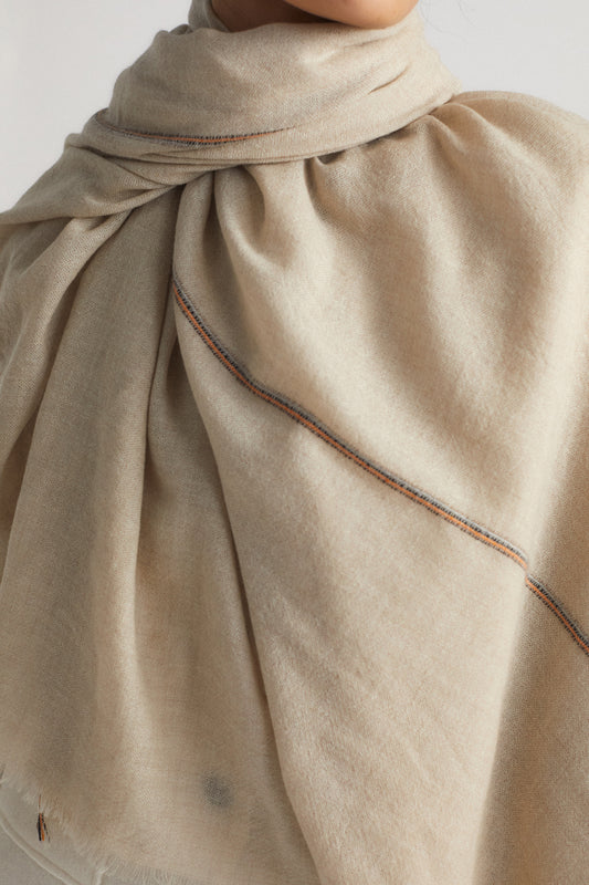 Komo Wrap in Beige