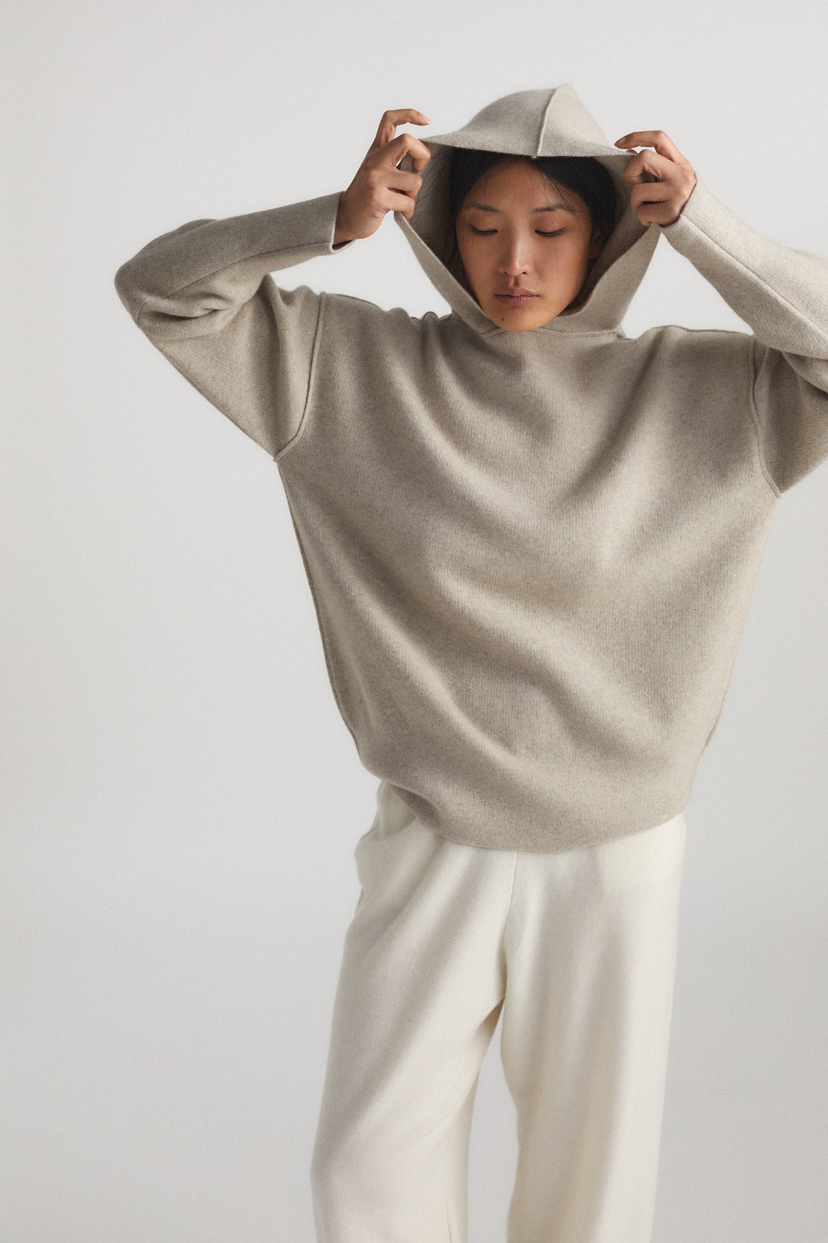 Seku Hoodie in Feather