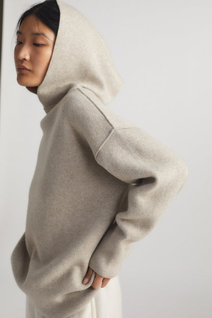 Seku Hoodie in Feather