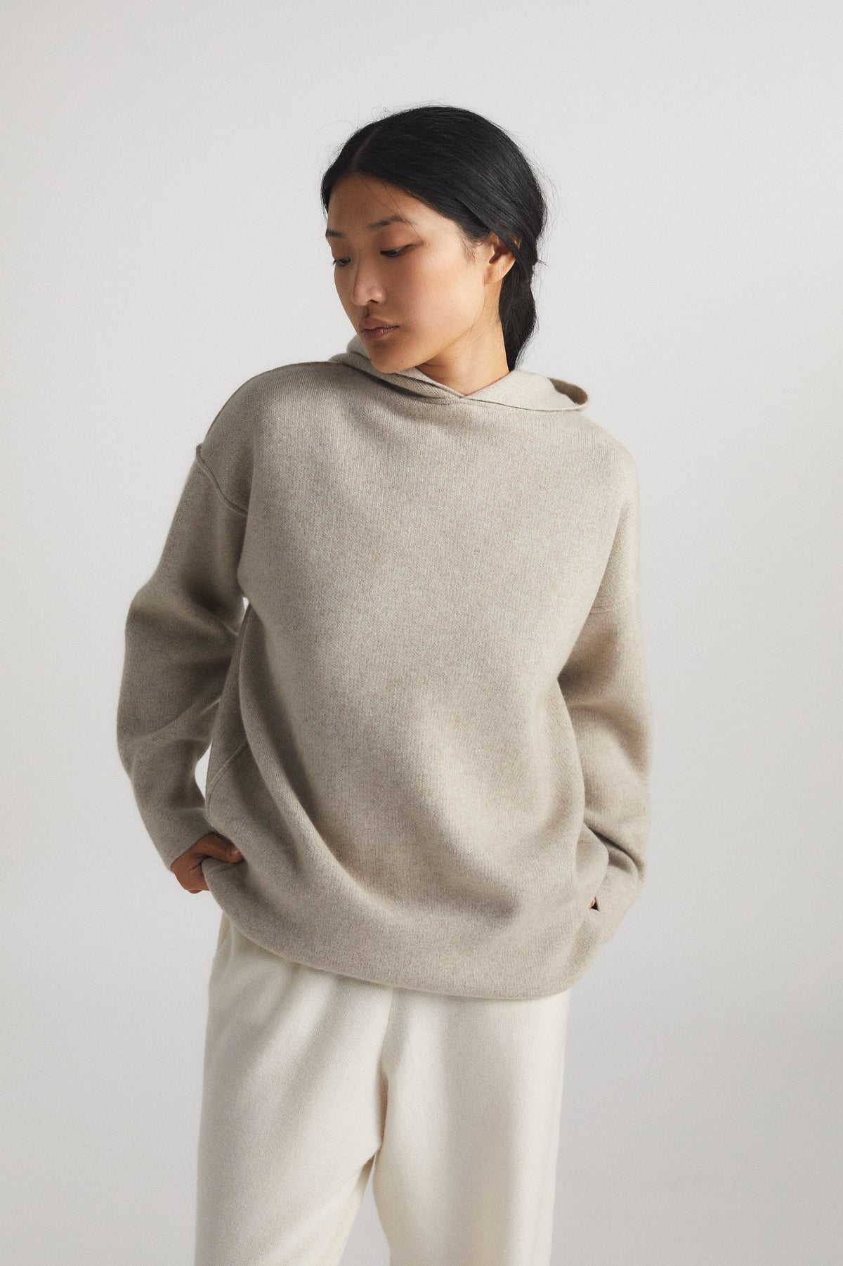 Seku Hoodie in Feather