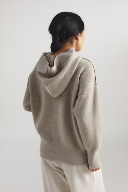 Seku Hoodie in Feather
