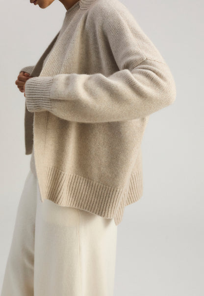 Aire Cardigan in Feather