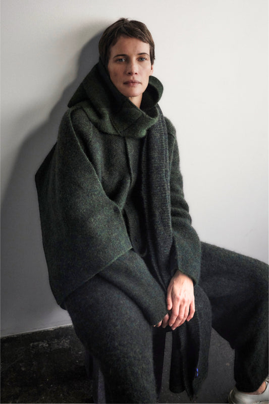 Loyo Jacket in Jet & Pine
