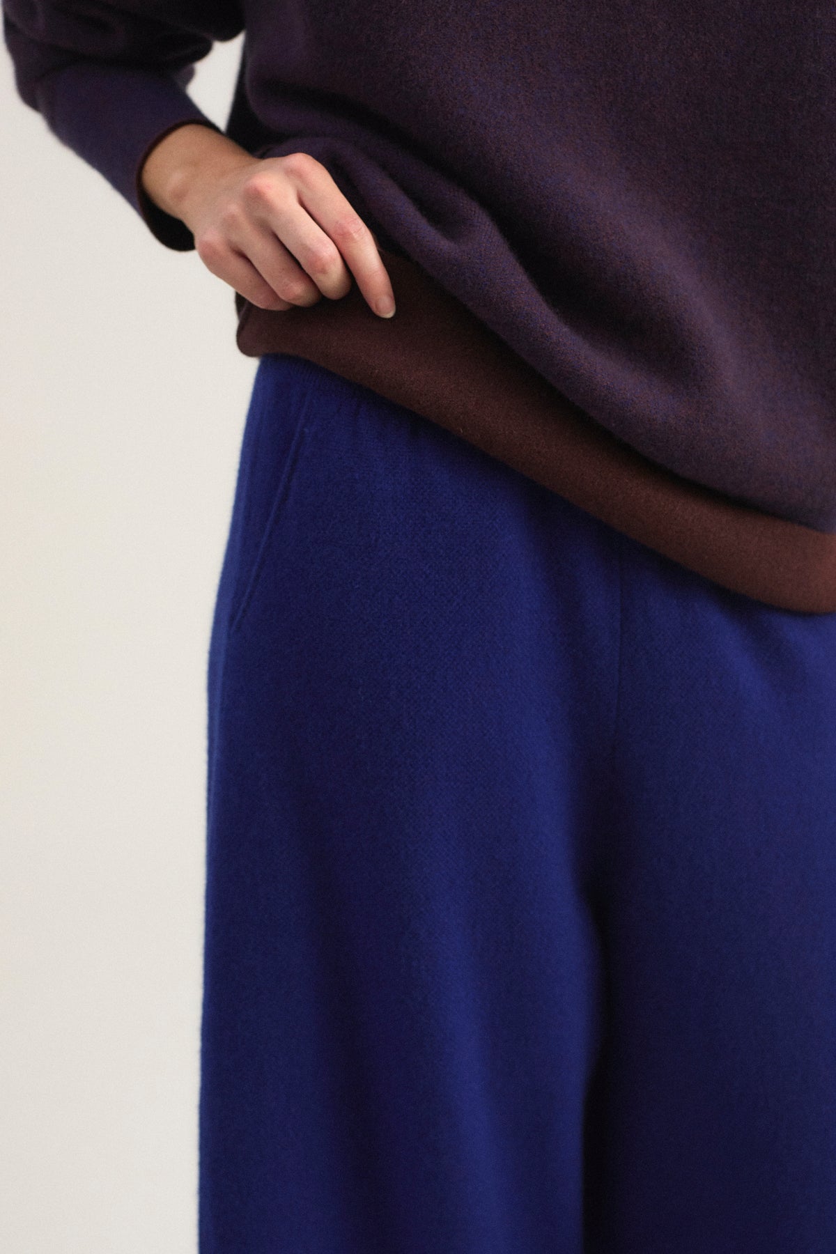 Seku Hoodie in Carob & Ink