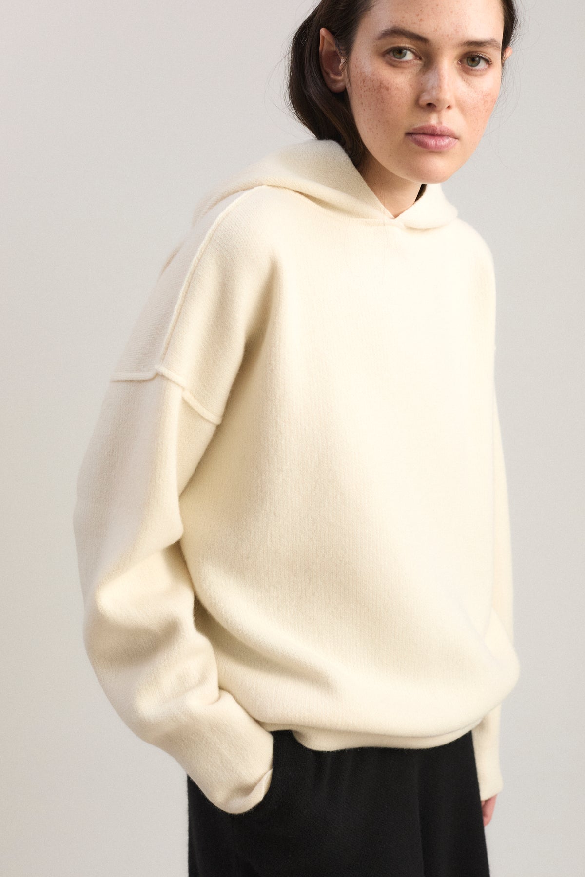 Seku Hoodie in Feather