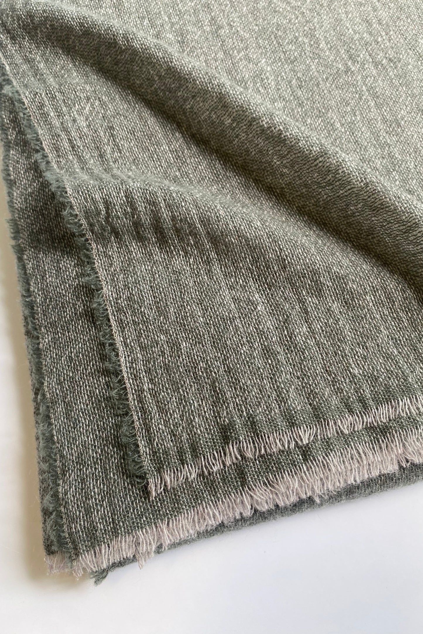 Esra Travel Throw