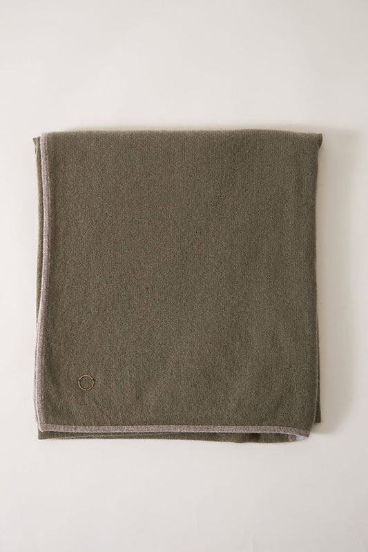 Daya Travel Throw