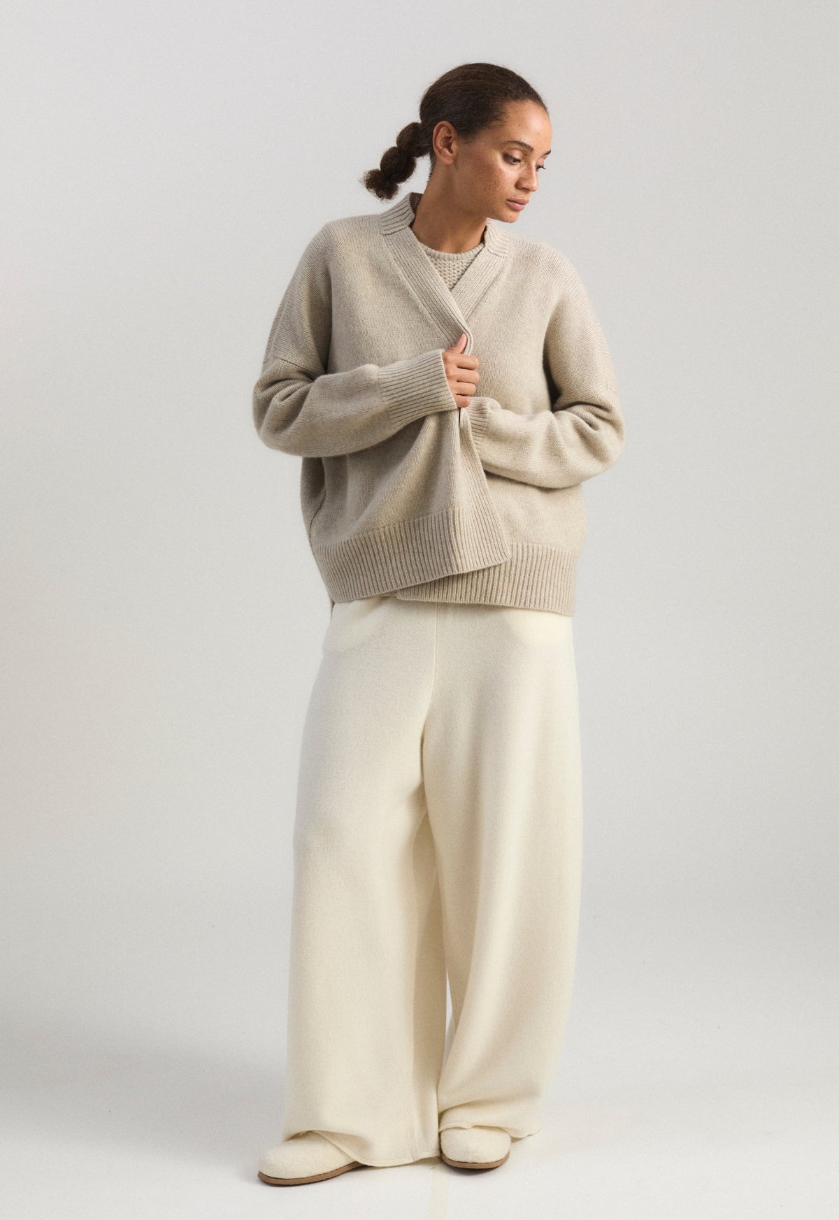 Aire Cardigan in Feather