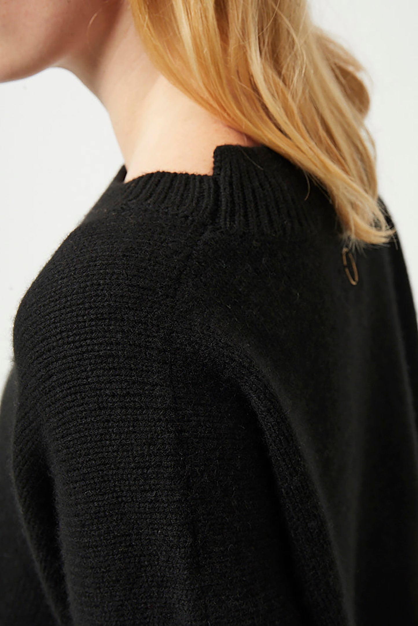 Aila Cashmere Sweater In Black