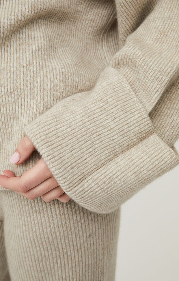 Akoye Cashmere Sweater in Feather