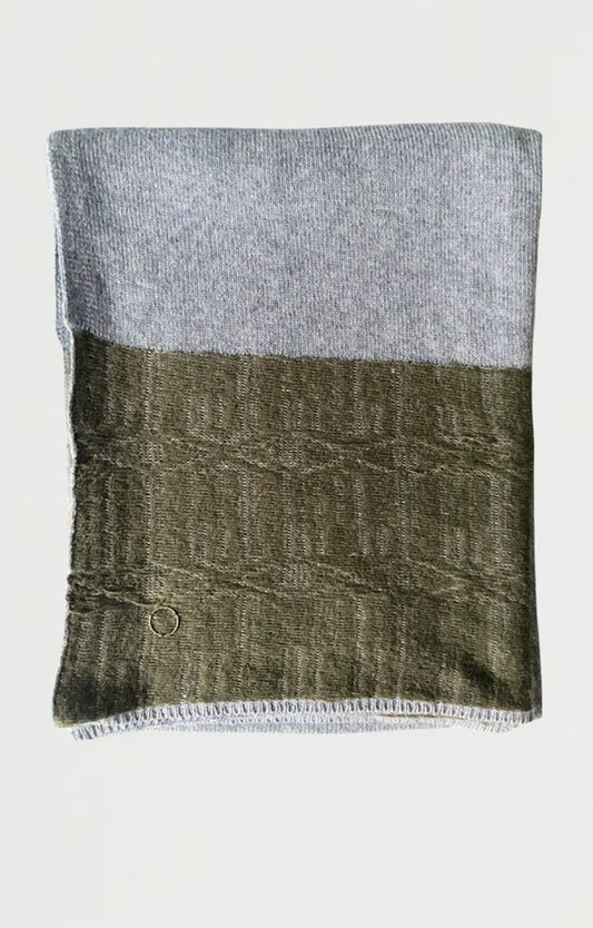 Andro Cashmere Throw in Soft Grey & Moss