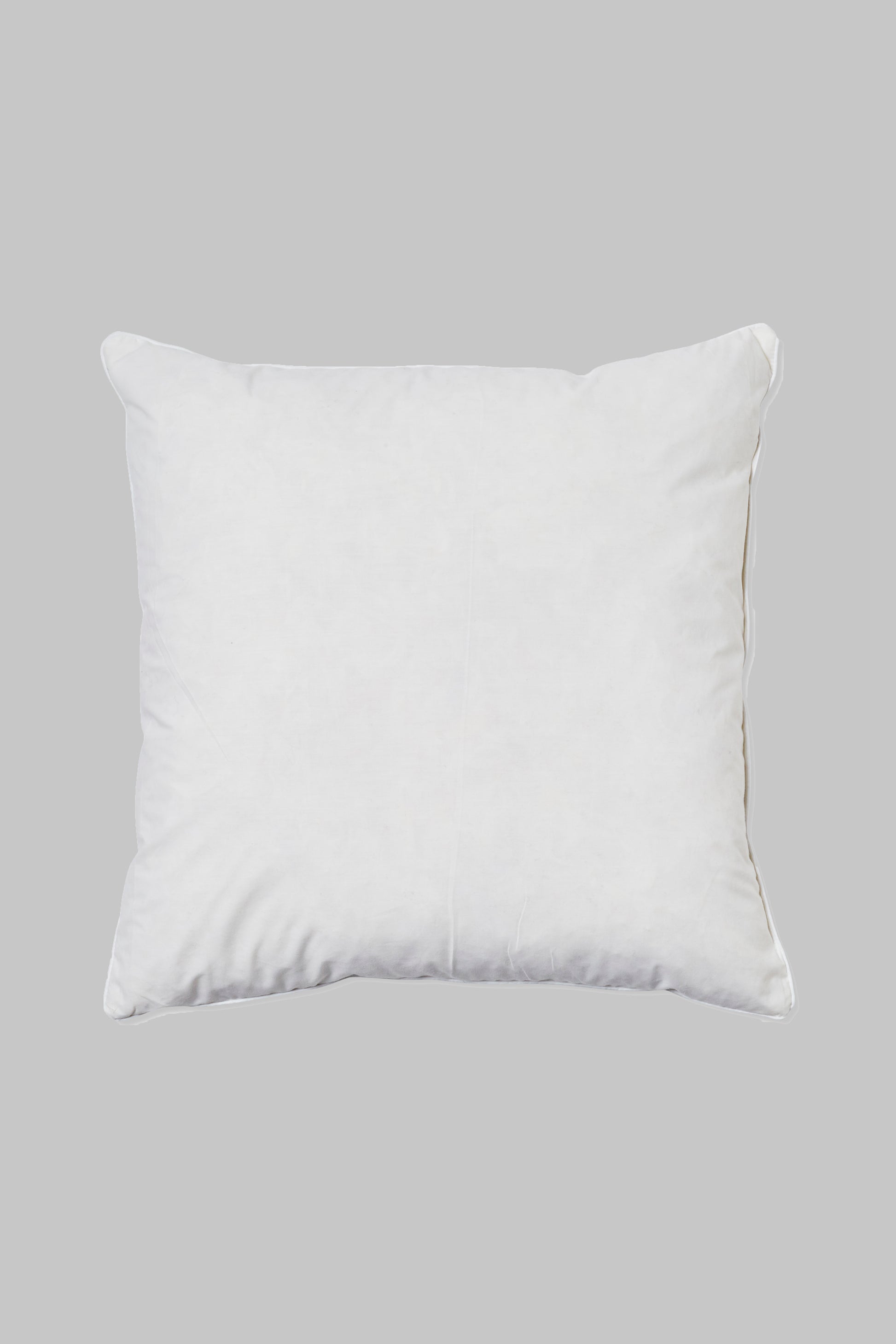 A white cushion pad designed for 45x45cm cushion covers.