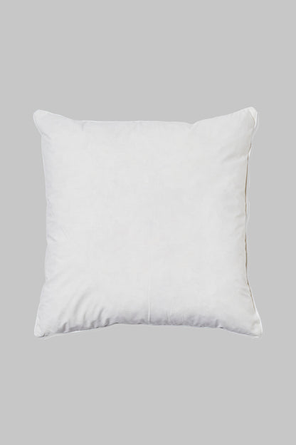 A white cushion pad designed for 45x45cm cushion covers.