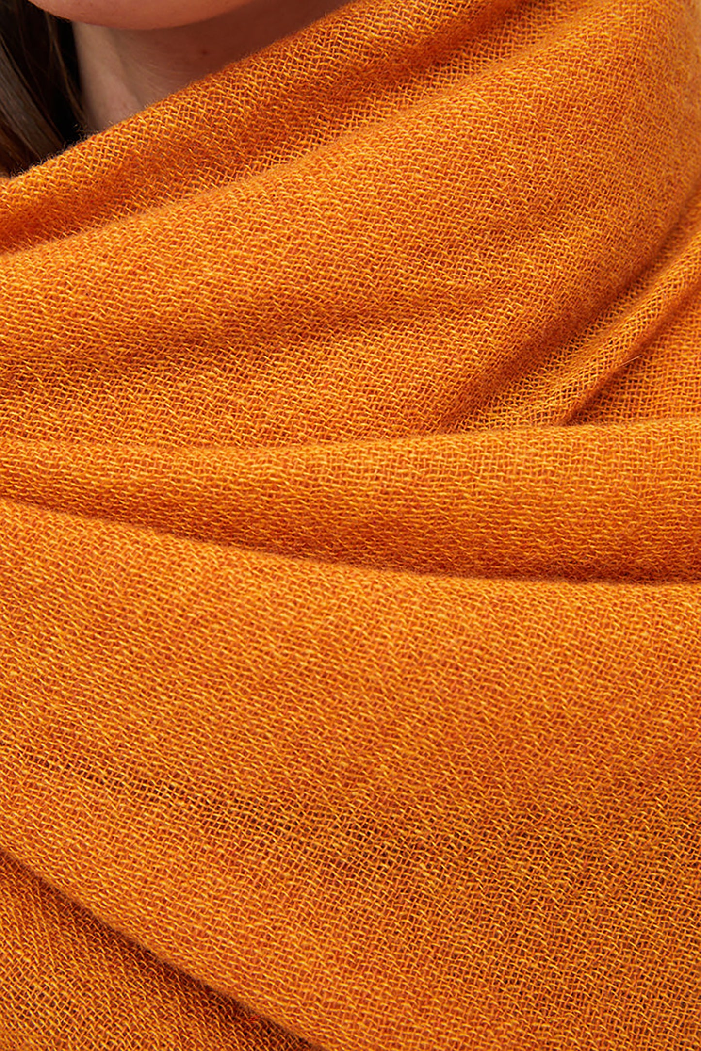 Esra Cashmere Throw In Gold