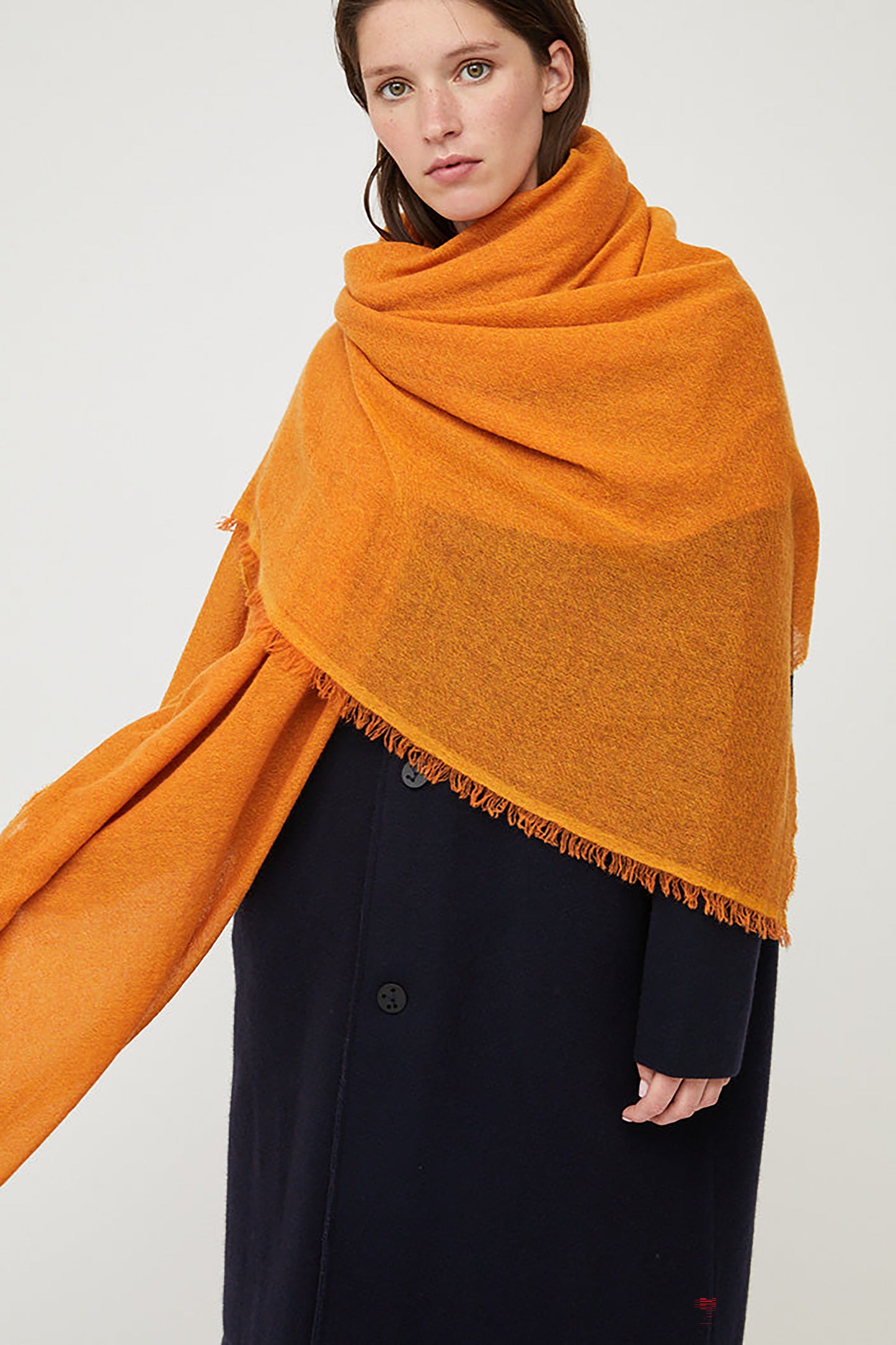 Esra Cashmere Throw In Gold