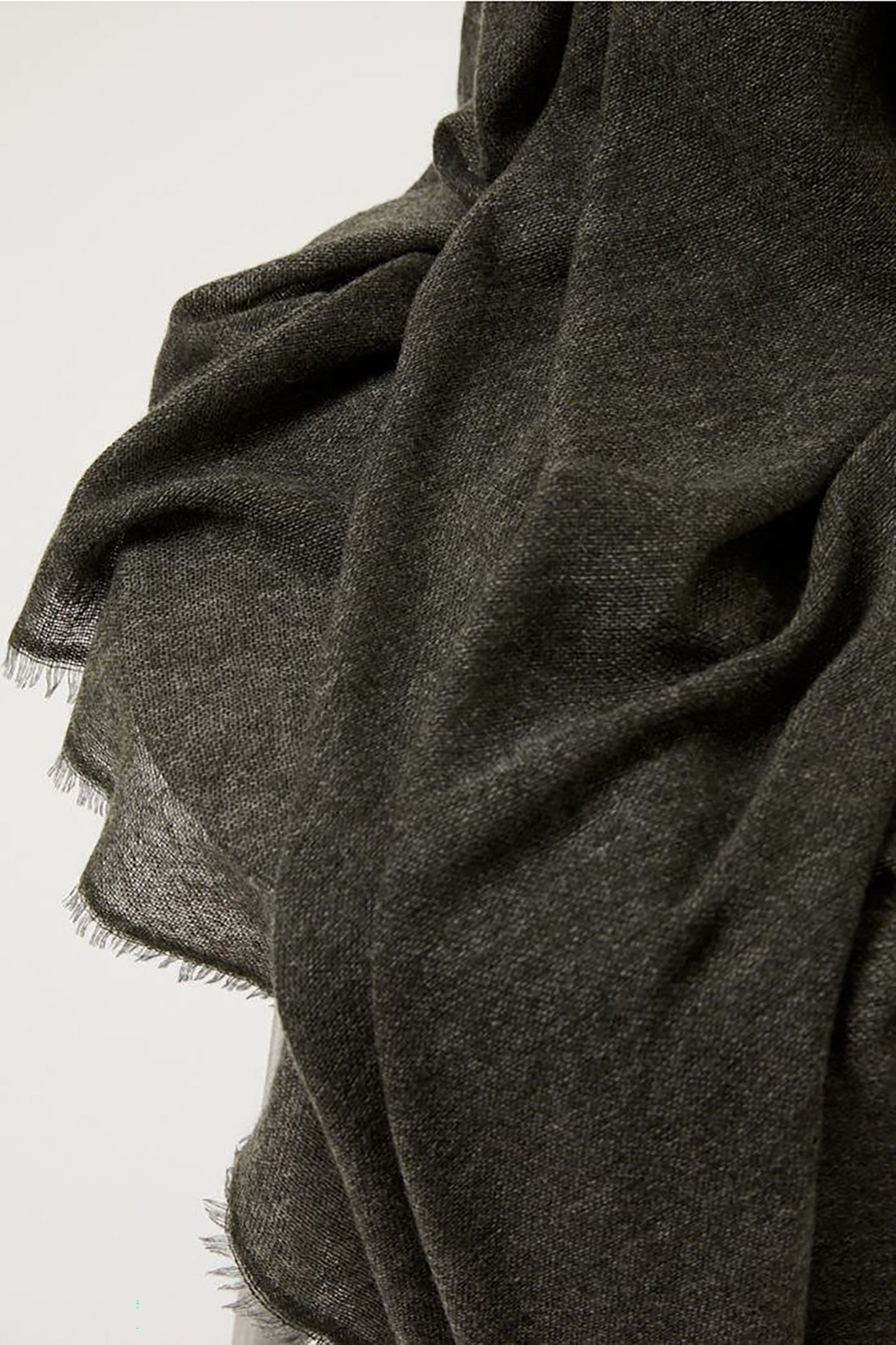 Esra Cashmere Throw In Olive