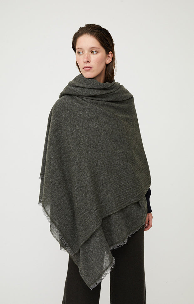 Esra Travel Throw in Olive