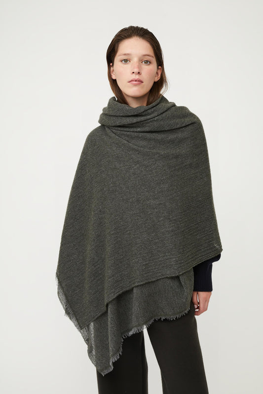 Esra Travel Throw in Olive