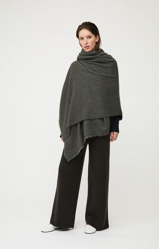 Esra Travel Throw