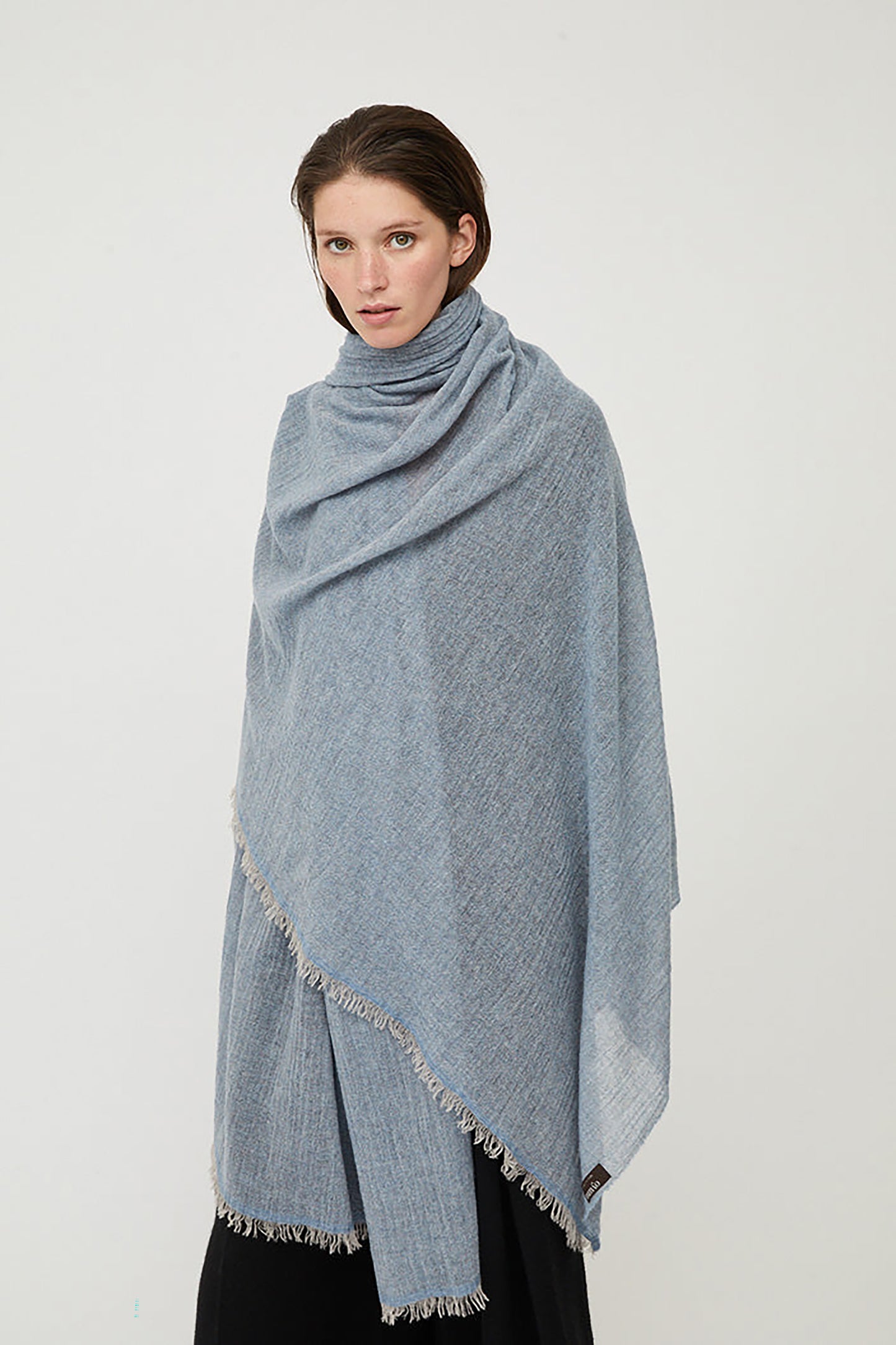 Esra Cashmere Throw In Sky