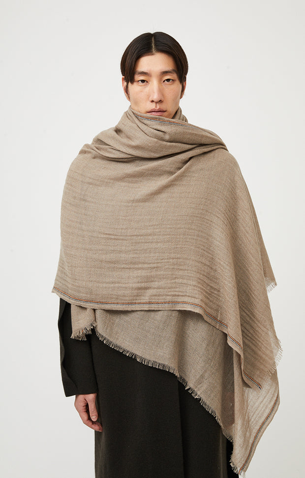 Komo Cashmere Throw in Taupe – OYUNA