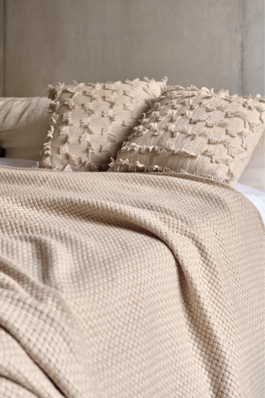 Maple Throw in Beige