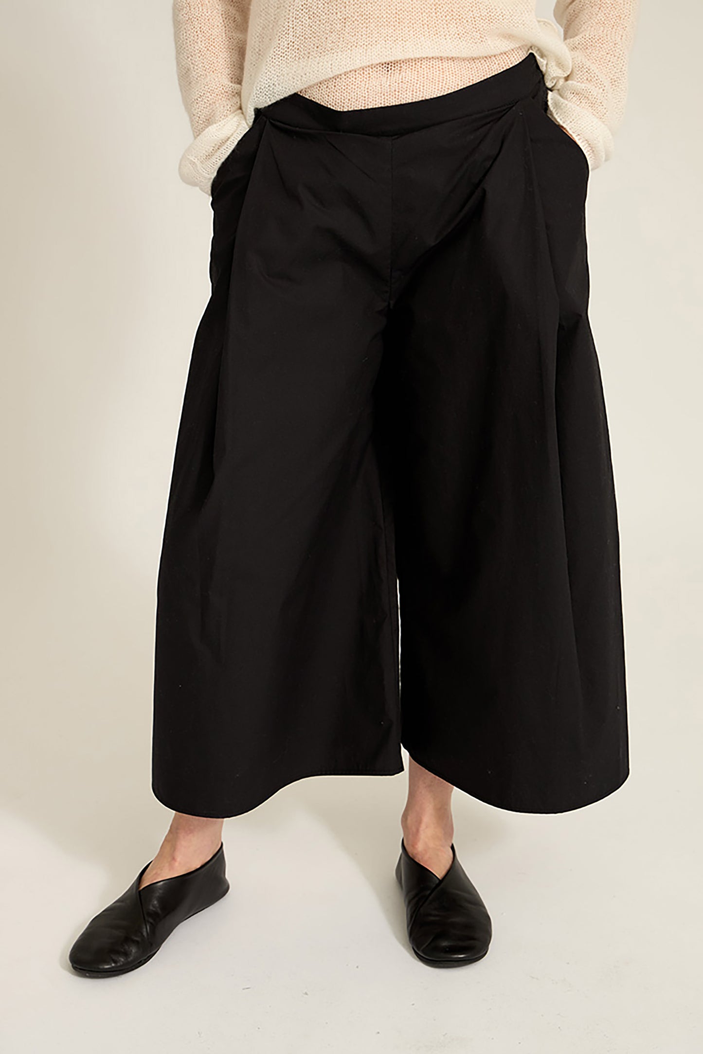 Morci Trousers in Black