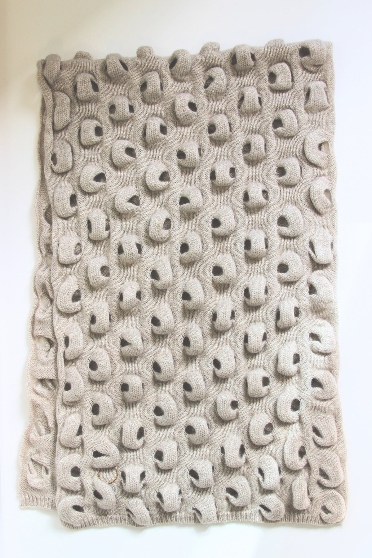 Nodo Neckwarmer in Feather
