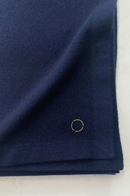 Poetra Throw in Ocean