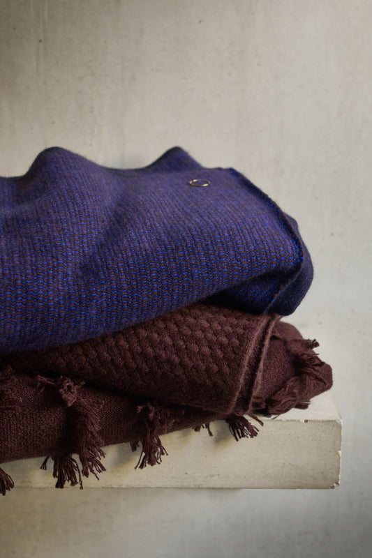 Quadro Throw in Carob & Ink