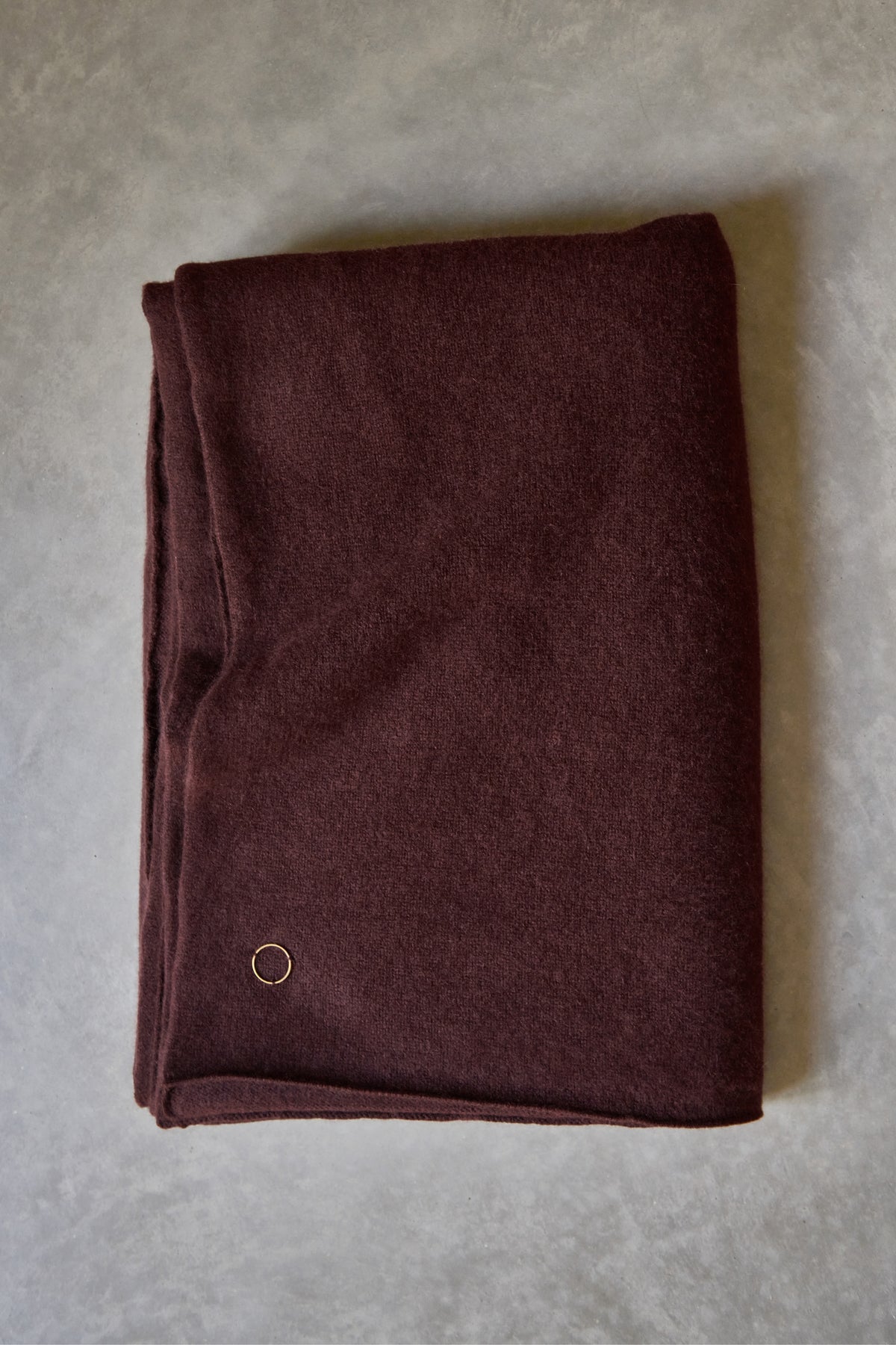 Silence Throw in Carob