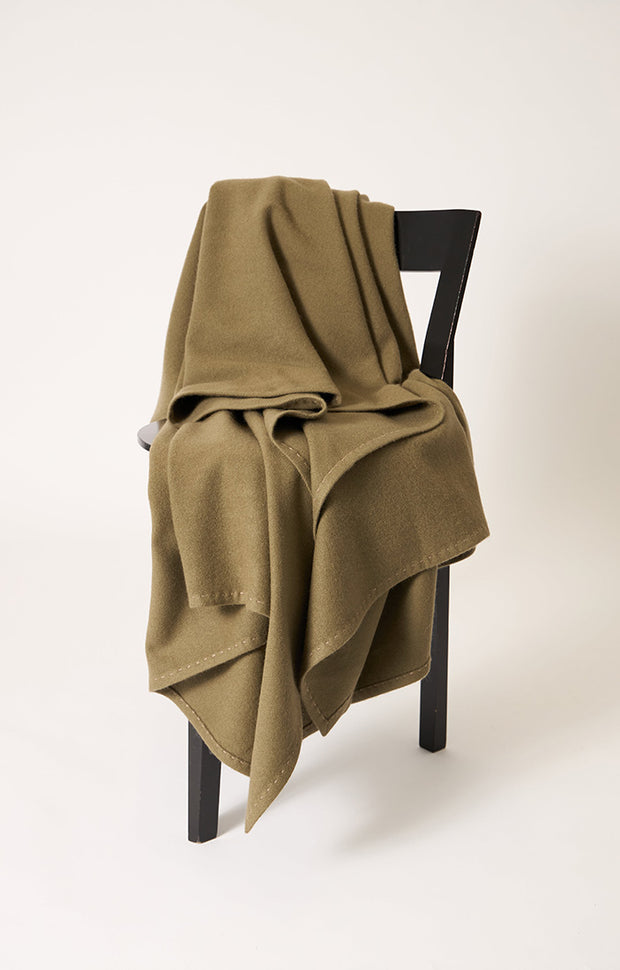 Suono Cashmere Throw in Moss & Taupe